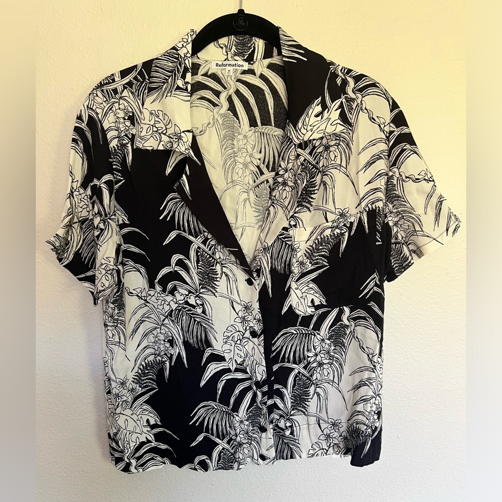Reformation short sleeve shirt